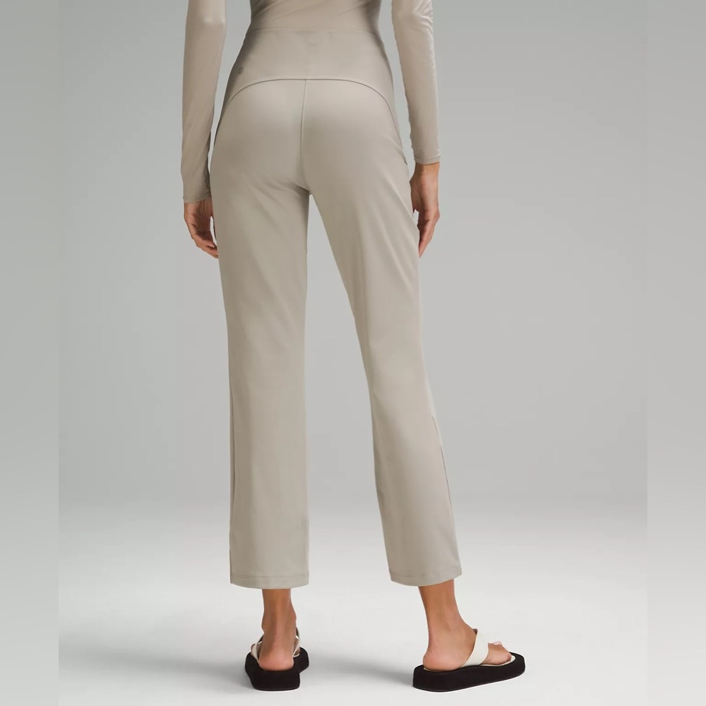 Lululemon (2024) Smooth Fit Pull-On High-Rise Cropped Pant
Riverstone - Picture 3 of 6